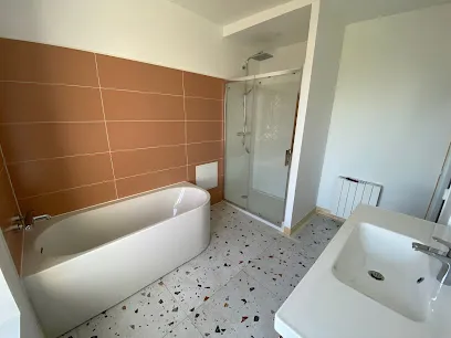 Image de ERB Rénovation | Travaux Intérieur Maison, Appartement | Salle de bain | Tous Corps d'Etat | Château-Thierry | 02 Aisne