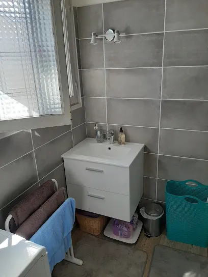 Image de ROUQUIER Philippe Peinture Papier peint carrelage aménagement combles cuisine salle de bain